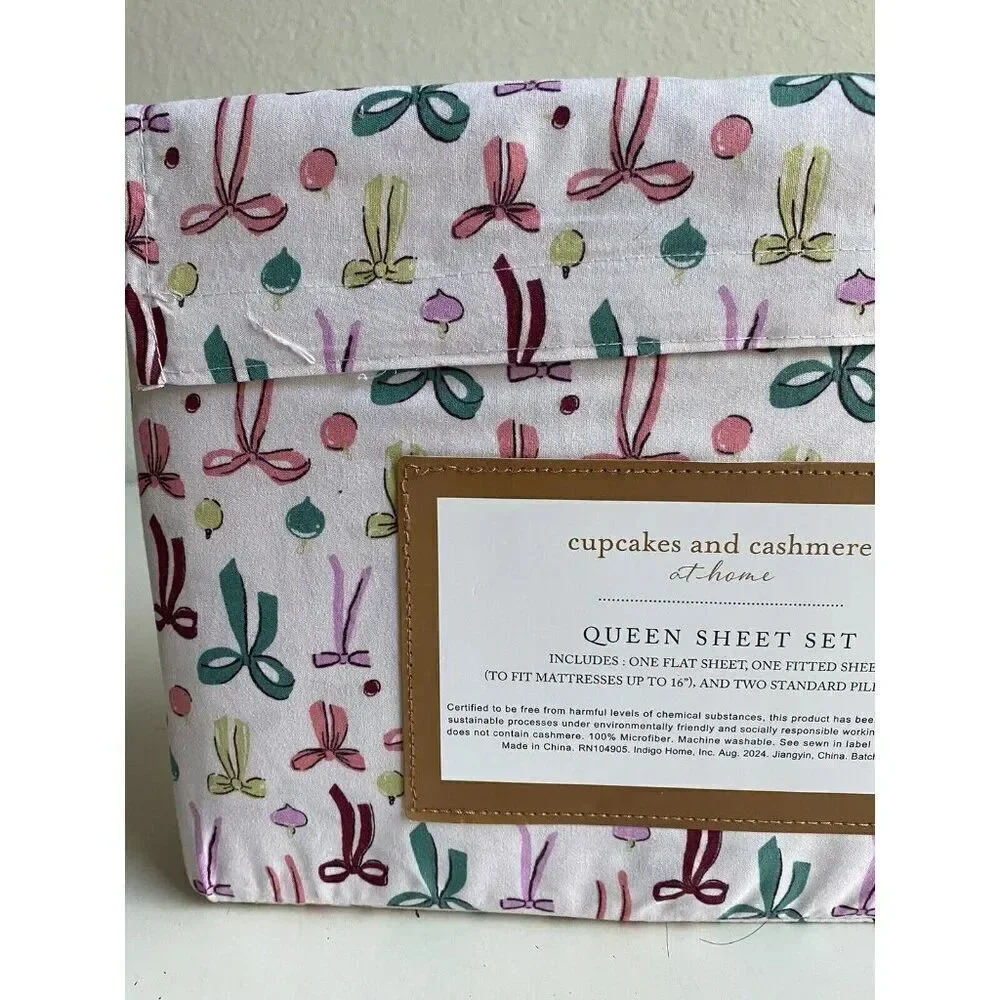 Cupcakes and Cashmere Bows Ornaments QUEEN SIZE Sheet‎ Set Christmas Bows NEW